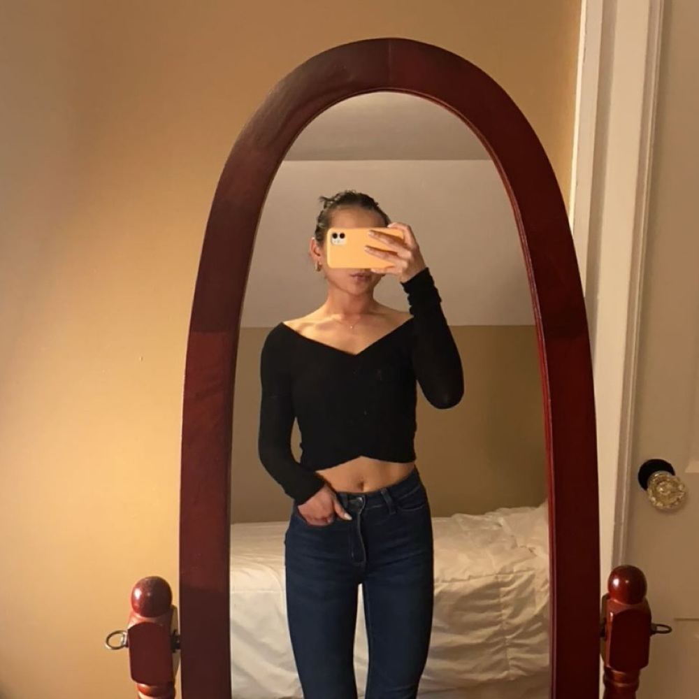 Windsor black top off the shoulder
